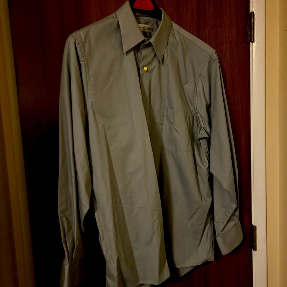 Van Heusen Men’s Stain Shield Regular Fit Dress Shirt Button Down